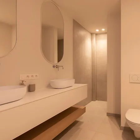 Deluxe 4 With Casino View At The And Free Parking