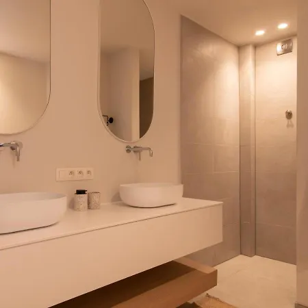 Deluxe 4 With Casino View At The And Free Parking Apartament